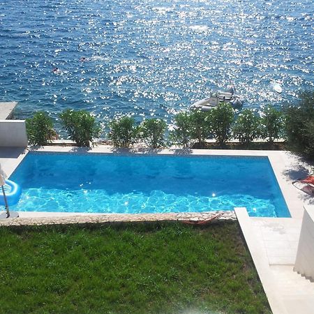 Apartments Niana With Heated Seawater Swimingpool Donji Okrug  Екстер'єр фото