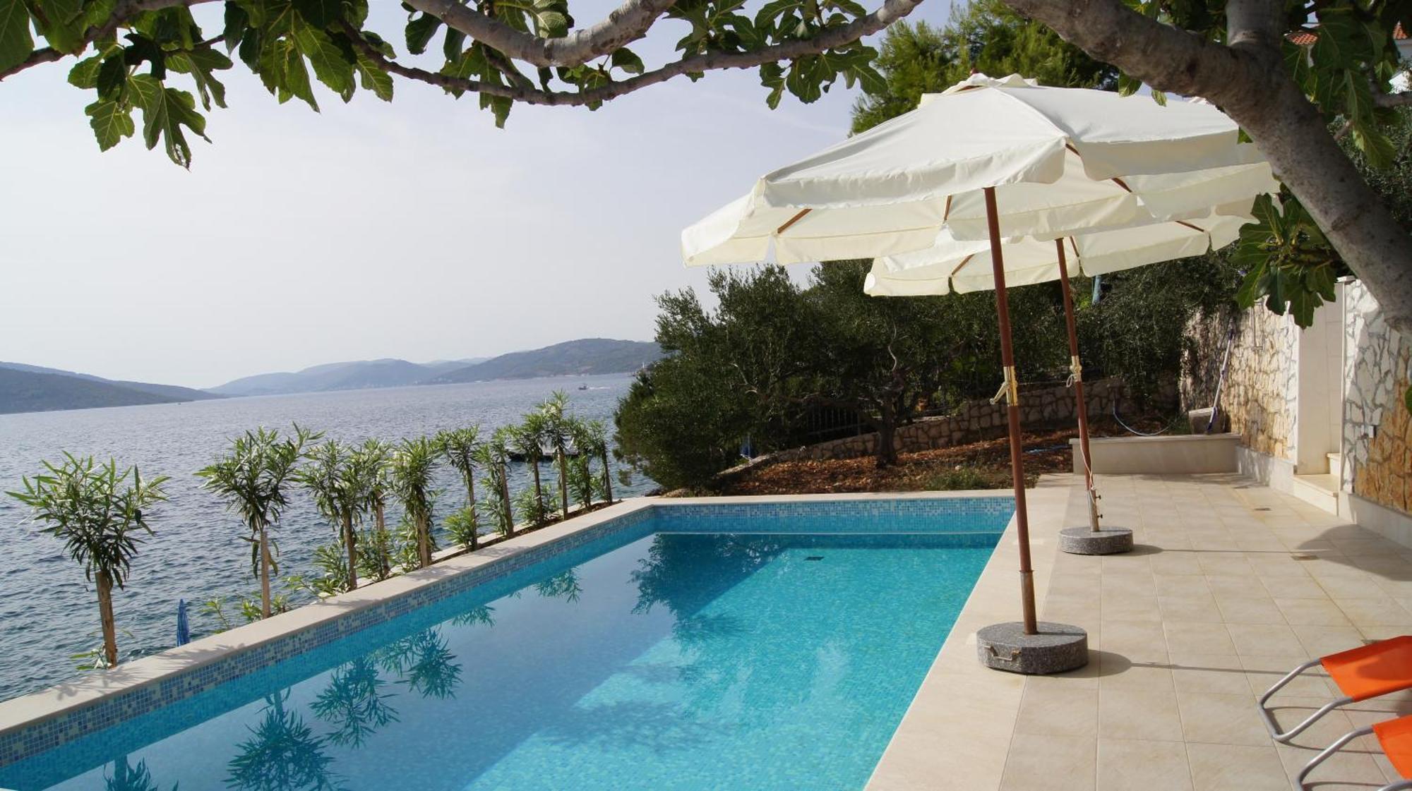 Apartments Niana With Heated Seawater Swimingpool Donji Okrug  Екстер'єр фото