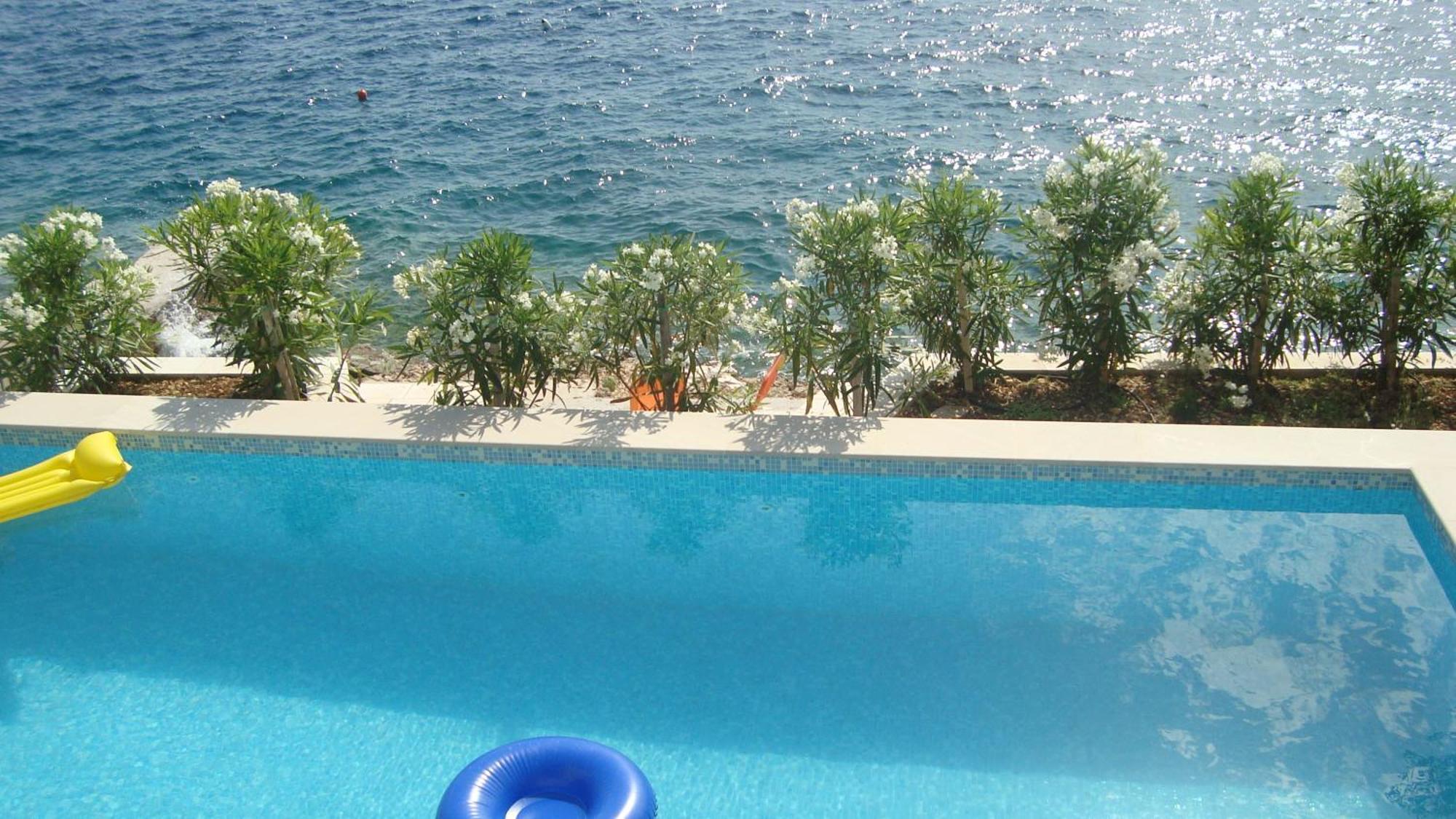 Apartments Niana With Heated Seawater Swimingpool Donji Okrug  Екстер'єр фото