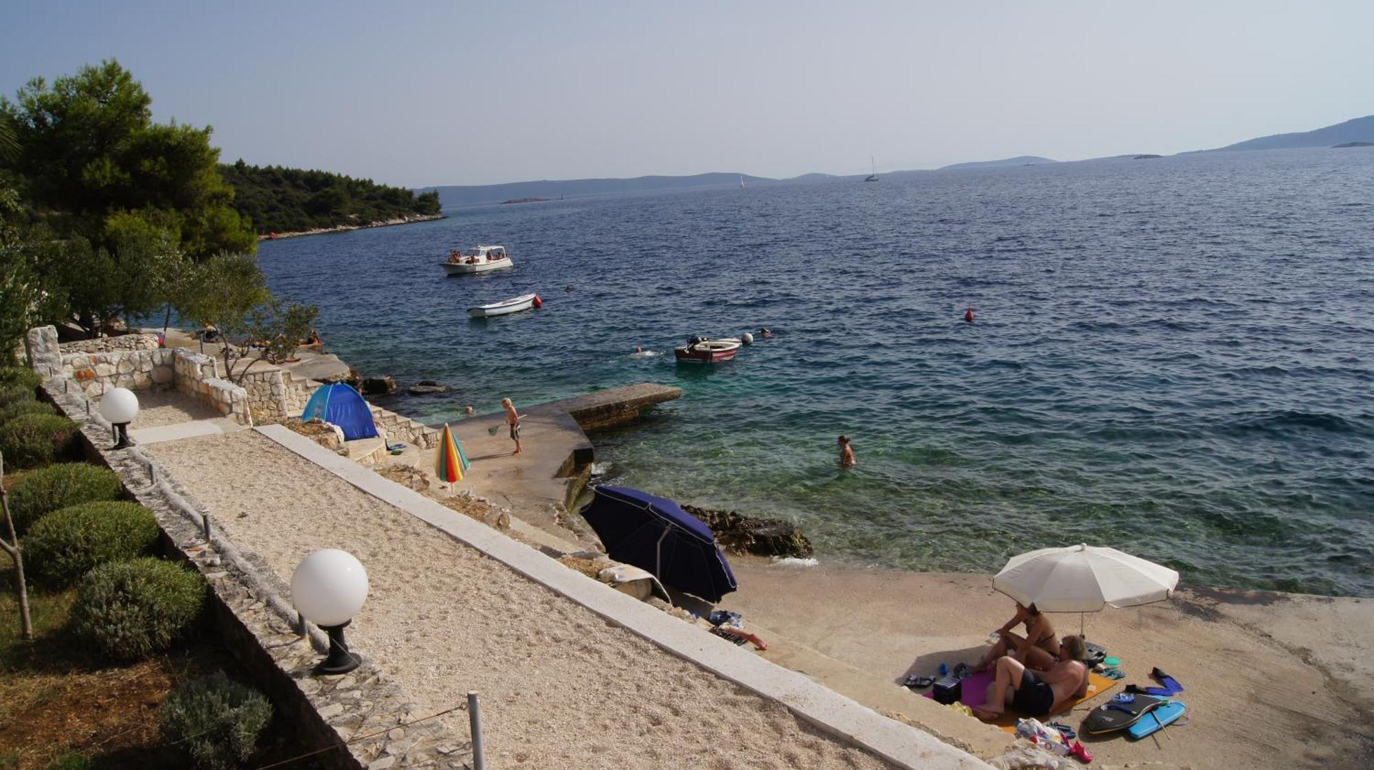 Apartments Niana With Heated Seawater Swimingpool Donji Okrug  Екстер'єр фото