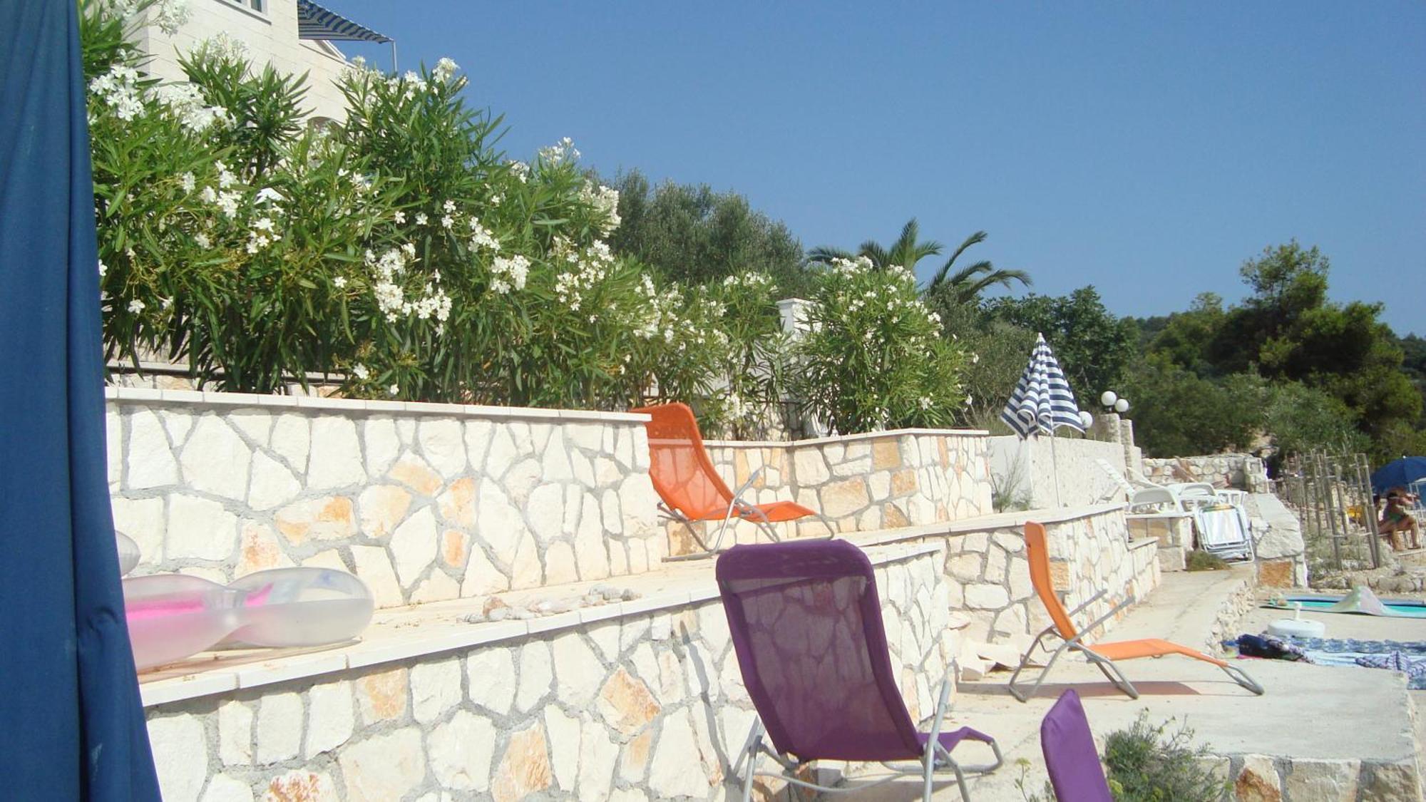 Apartments Niana With Heated Seawater Swimingpool Donji Okrug  Екстер'єр фото